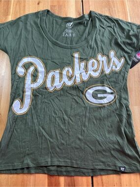 Green Bay Packers 47 Brand Womens Tee Shirt NFL Logo NWT Size Small